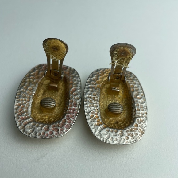 Vintage Yellow Cream Gold Lucite Clip on Earrings - Picture 3 of 5